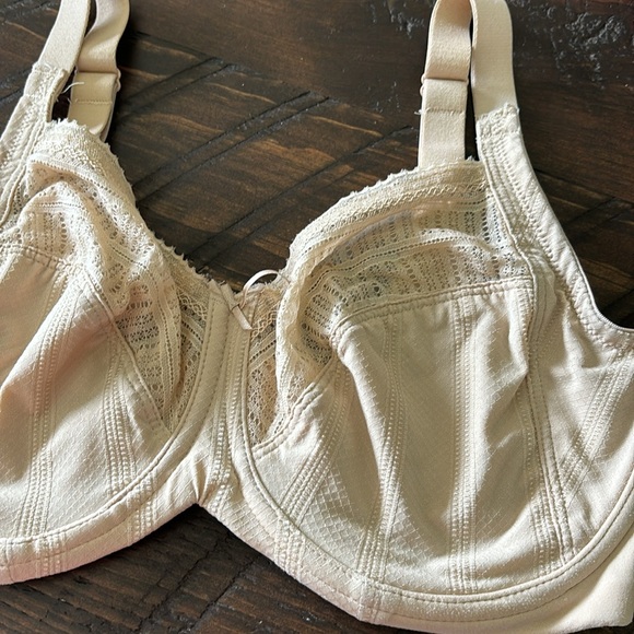 Bra - Picture 2 of 6